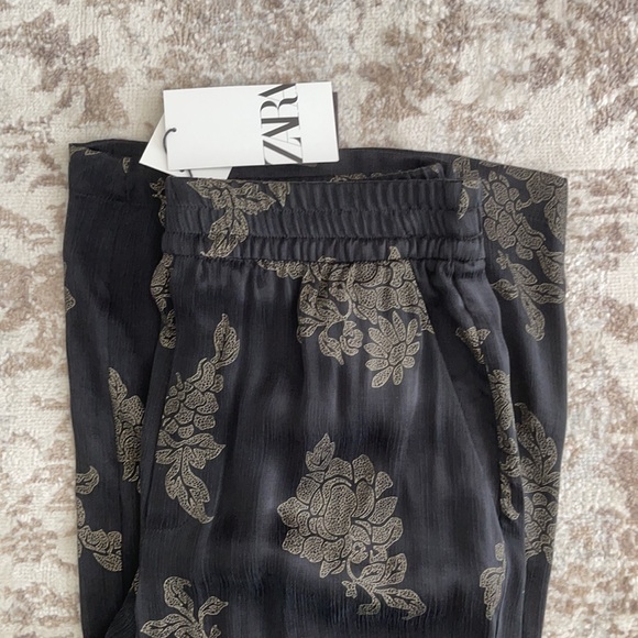 Zara Pants - ZARA SOFT N STRETCHY TROUSERS